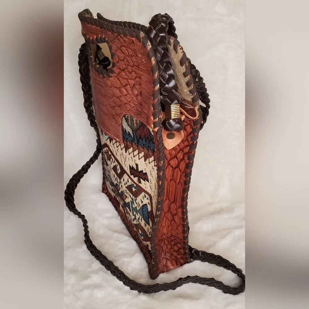 Aztec Bohemian Handwoven Crossbody Bag - Picture 4 of 6